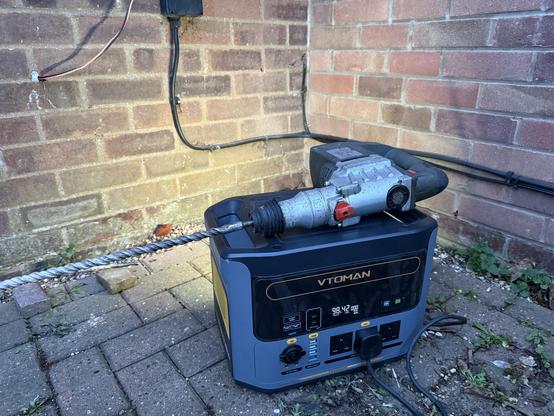 VTOMAN FlashSpeed 1500 Portable Solar Battery Reviewed