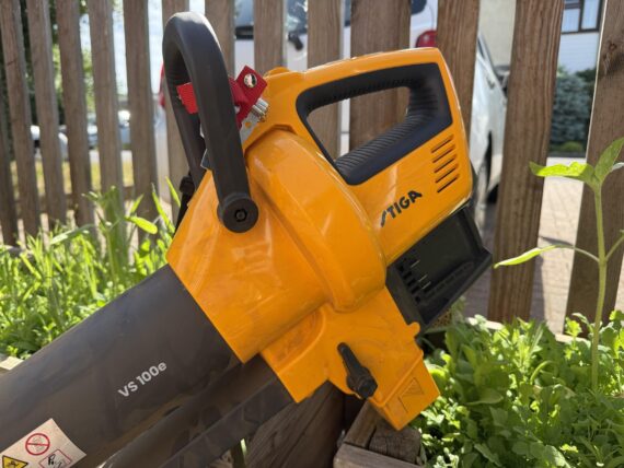 STIGA VS 100e Cordless Blower / Vacuum Shredder